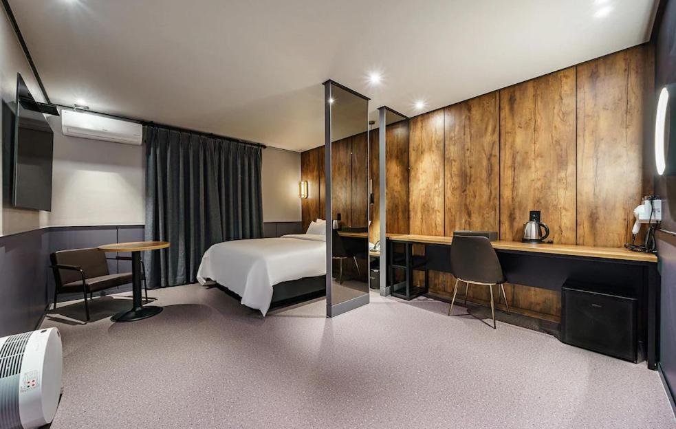 Brown-Dot Hotel Geomdan Incheon Esterno foto